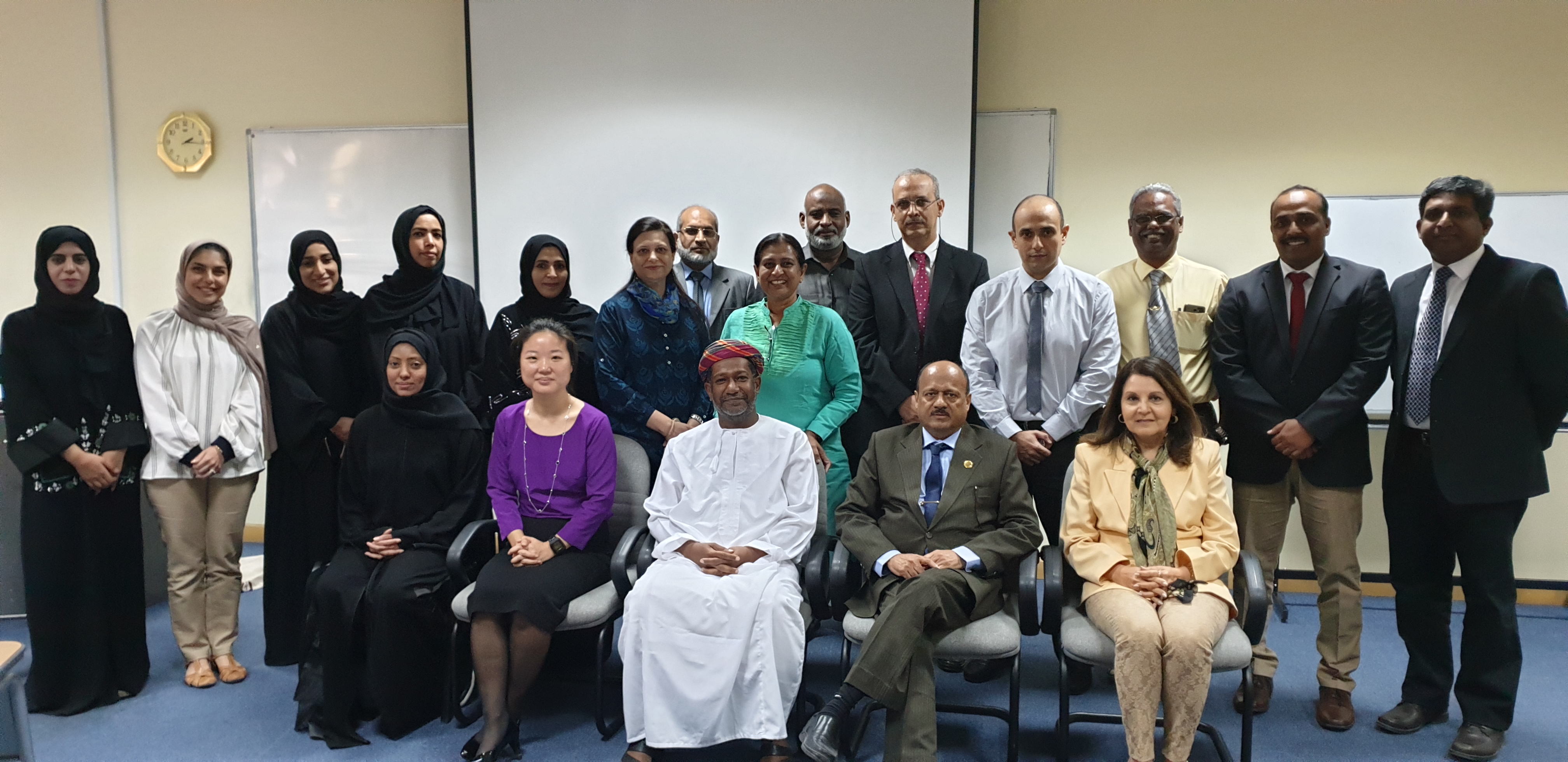 The WHO country office in Oman facilitated a visit by Lareb’s Dr. Linda Härmark, front row, second from left. Photo: Ministry of Health, Oman